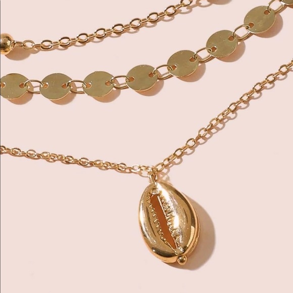 Pearl + Shell Layered Necklace - Picture 3 of 4